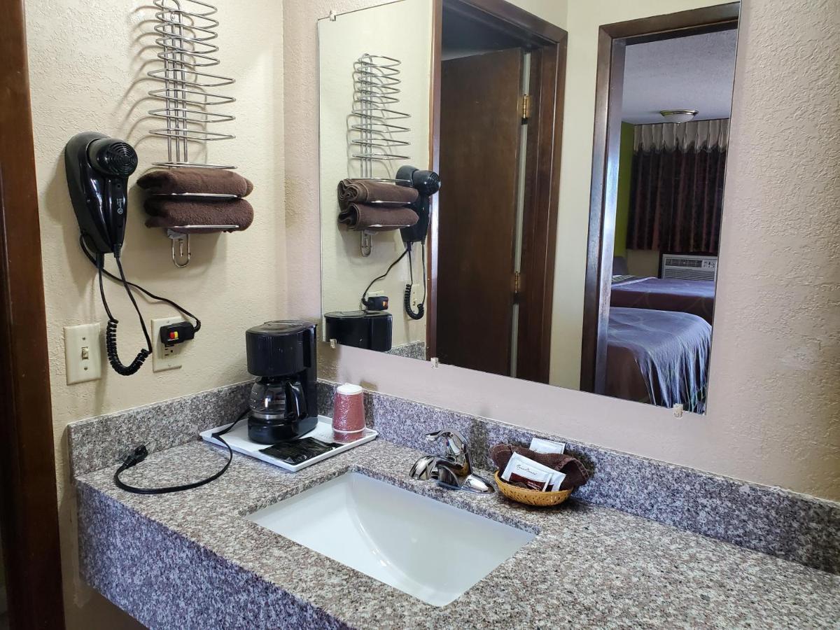 Lodge Usa Motel Guymon Bagian luar foto